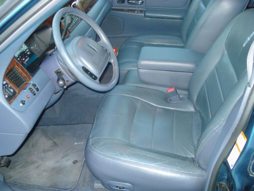 2001 LINCOLN TOWNCAR EXECUTIVE 1 OWNER 58K GARAGE KEPT BLUE/BLUE EXCELLENT COND!, US $4,800.00, image 22