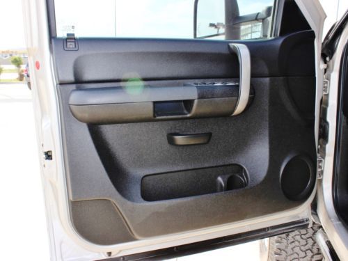 6.0L V8 LT Z71 Leather Power Seat Lifted Off Road Tires Tow OnStar CD MP3 4x4, image 17