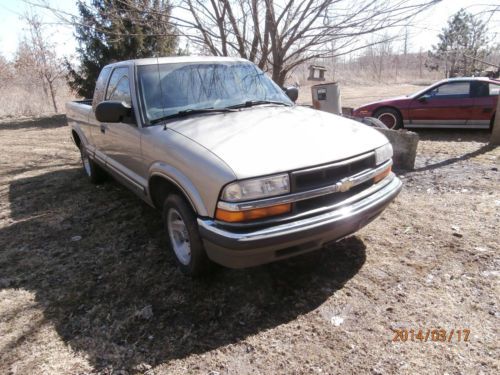 2000 chevrolet s10 extended cab pickup 3-door 2.2l 3 2.2 2wd auto truck chevy s-