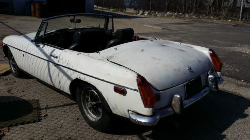 1971 very original mgb british leyland stored last 20 years! nice shape she runs