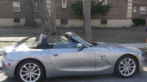 2007 bmw z4 24k milage garage kept grey black interior