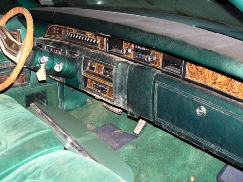 1976 Lincoln Continental Town Car 4 Door Sedan, image 11