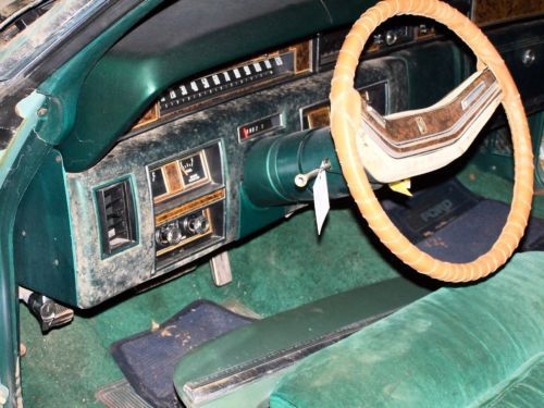 1976 Lincoln Continental Town Car 4 Door Sedan, image 13