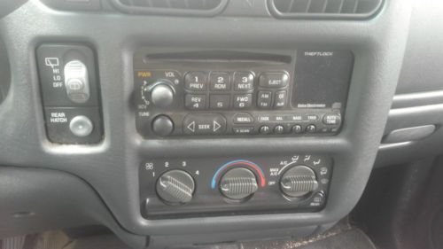 2001 Chevrolet Blazer LS Sport Utility 2-Door 4.3L, image 10