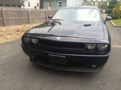 2010 dodge challenger se coupe 2-door 3.5l