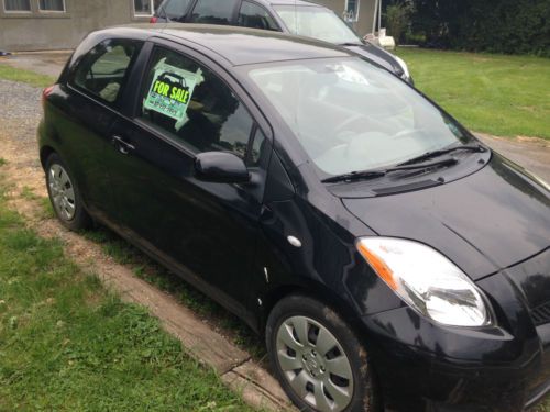 2011 toyota yaris hatchback 33k, black all power automatic