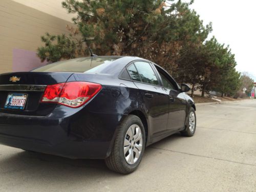 2014 chevrolet cruze , salvage,no reserve!