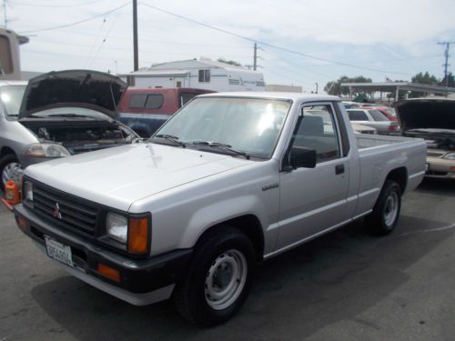 1988 mitsubishi pick up, no reserve