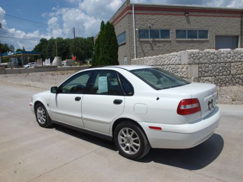 S40 white leather 4cyl 1.9l turbo sedan auto volvo