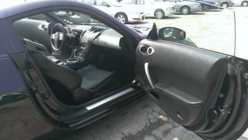 2005 Nissan 350Z Touring Coupe 2-Door 3.5L, image 10
