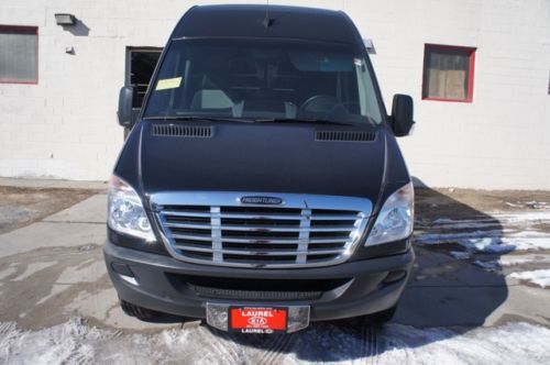 2009 freightliner sprinter 12 passenger low miles 26k clean limo