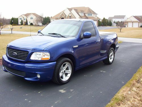 2003 ford f-150 lightning standard cab pickup 2-door 5.4l