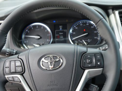 2014 toyota highlander limited