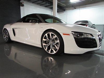 2012 audi r8 v-10 spyder white on black only 8k miles