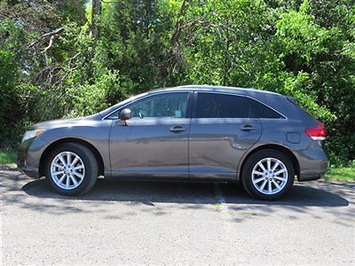 4dr wgn i4 fwd toyota venza 4dr wagon le low miles suv automatic gasoline 2.7l d