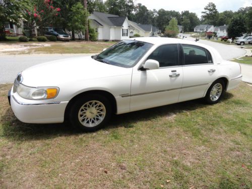 2002 Lincoln Town Car Signature Sedan 4-Door 4.6L, image 11