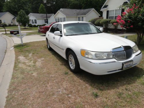 2002 Lincoln Town Car Signature Sedan 4-Door 4.6L, image 13