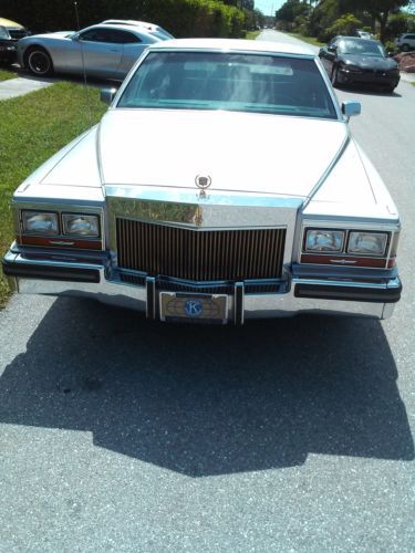 1989 cadillac fleetwood base sedan 4-door 5.0