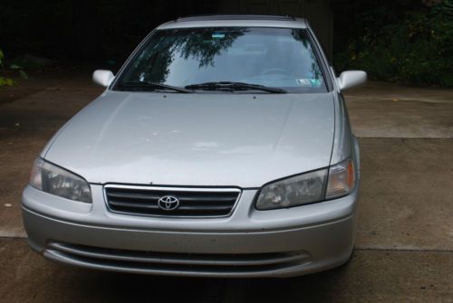 2000 toyota camry le sedan 4-door 3.0l v6 manual transmission. good stereo sound