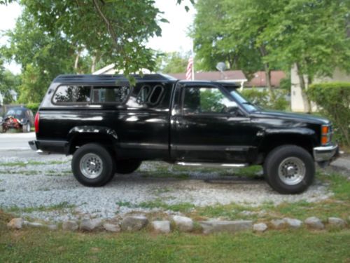 Chevrolet scottsdale- 1989 - with 7,000 on a new engine!!! - &#034;ms. black beauty&#034;