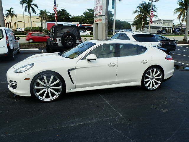 2010 porsche panamera