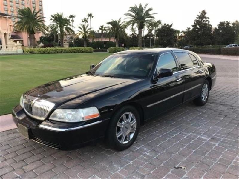 2011 lincoln town car executive l series