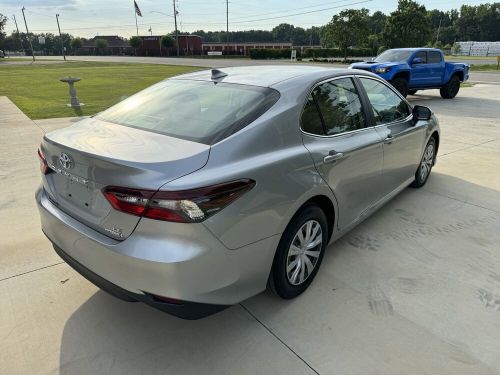 2021 toyota camry le