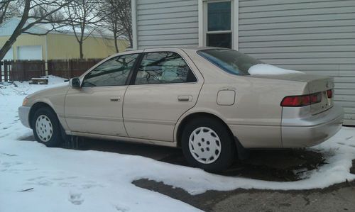 1998 toyota camry le sedan 4-door 2.2l