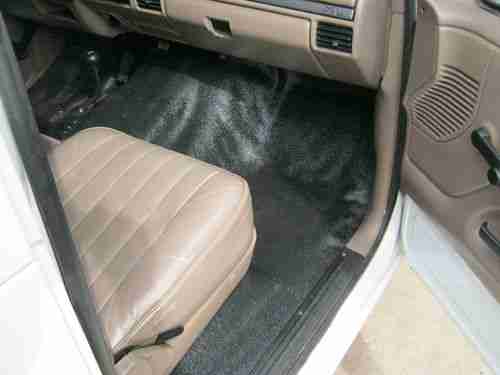 1995 Ford Bronco XL - NICE!, image 13