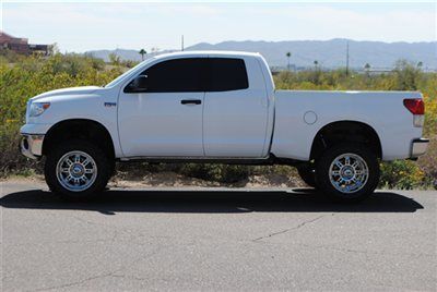 Lifted 2010 toyota tundra double cab 4x4...lifted toyota tundra 4x4 sr5