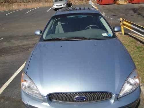 2005 ford taurus se sedan 4-door 3.0l