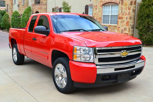 2011 chevy silverado 1500 lt 1 owner 10k miles warranty 20" wheels