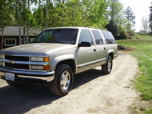 1999 Chevrolet Suburban LS 1500 4WD,Loaded,Rust Free,Very Clean., image 3