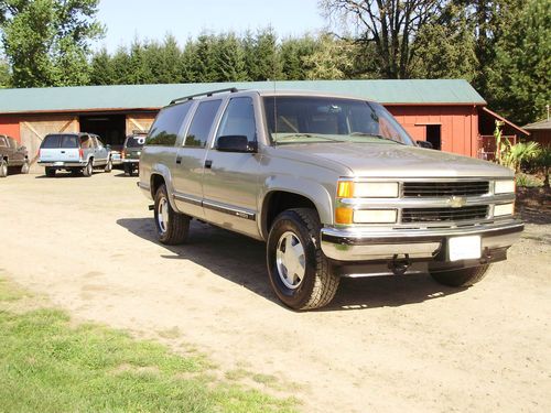 1999 Chevrolet Suburban LS 1500 4WD,Loaded,Rust Free,Very Clean., image 4