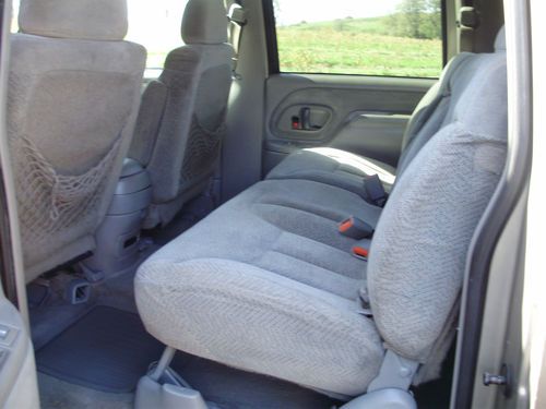 1999 Chevrolet Suburban LS 1500 4WD,Loaded,Rust Free,Very Clean., image 11