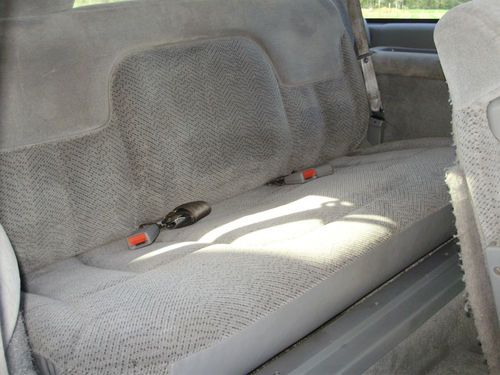 1999 Chevrolet Suburban LS 1500 4WD,Loaded,Rust Free,Very Clean., image 12
