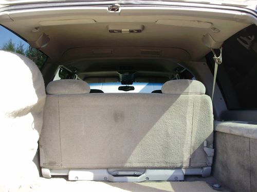 1999 Chevrolet Suburban LS 1500 4WD,Loaded,Rust Free,Very Clean., image 13