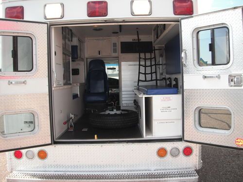 2004 ford e-450 ambulance diesel only 45,45,818 miles