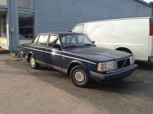1991 volvo 240 base sedan 4-door 2.3l