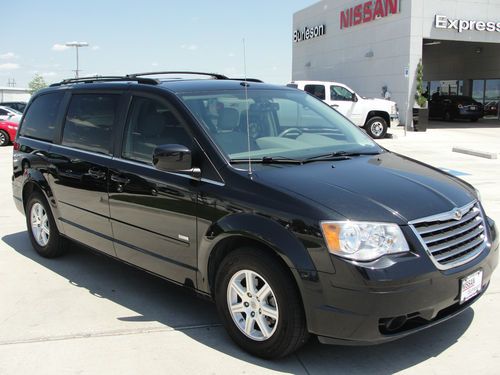 2008 chrysler town &amp; country leather dvd navigation minivan