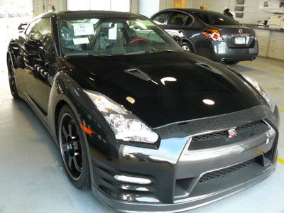 2014 nissan gtr black new be 1 of the first 2 own