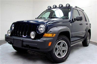 One owner renegade pkg 4x4 xtra clean garaged dealer serviced loaded xtra clean