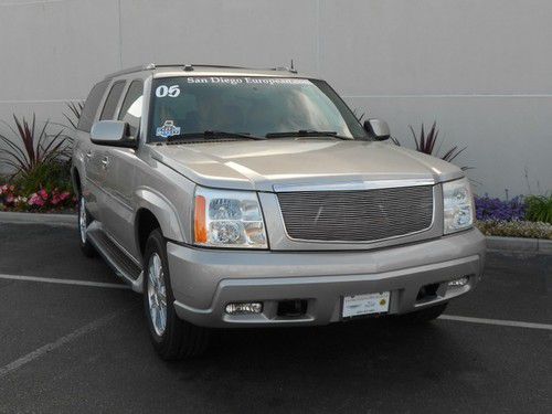 2005 cadillac escalade esv ** navi and dvd equipped**