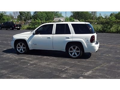 2008 chevrolet trailblazer ss awd ls2 white navigation moonroof one owner