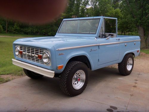 1969 ford bronco pick-up,, u-15 body,,302 ,,3-speed,, uncut body