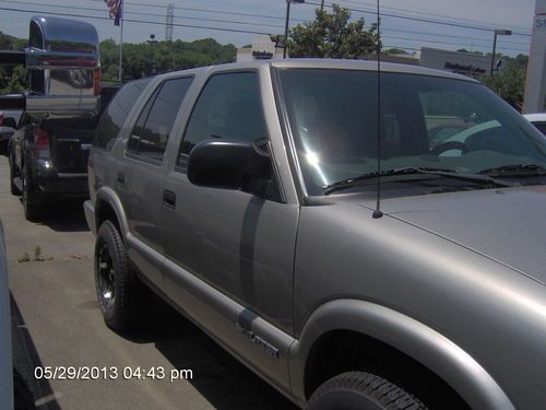 2004 chevrolet blazer ls sport utility 4-door 4.3l