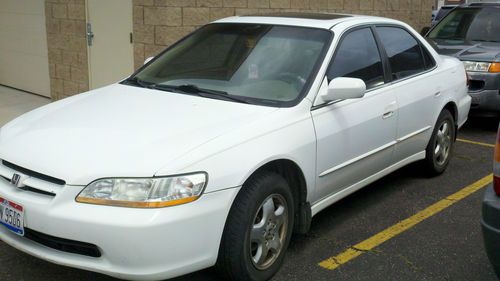 1998 honda accord ex no key  v6 leather seats  no clue on mileage