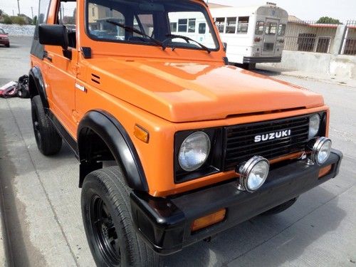 Rare 1987 suzuki samurai 4x4, loaded with tachometer and clock