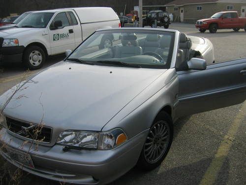 2003 volvo c70 base convertible 2-door 2.4l