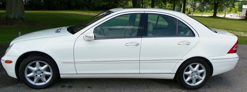 2004 mercedes-benz c240 base sedan 4-door 2.6l,white 4 dr., loaded with options